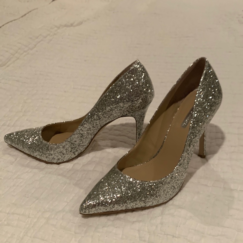 NWOB BCBGeneration silver sparkle, size 10